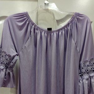 Win Win Plus NWOT Lavender Puff Sleeve Top